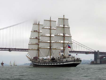 Square Rigger entering the Golden Gate in the Fog