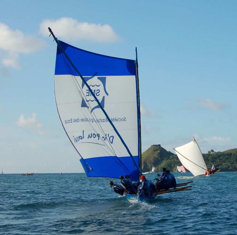 Martiniquean Yole Race -- view from aft