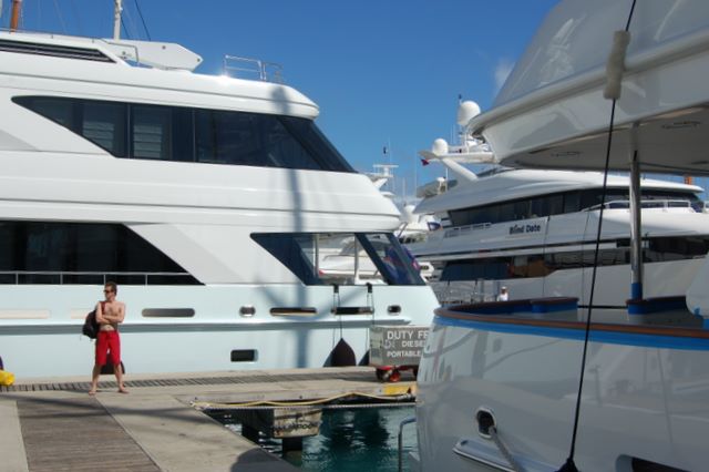 Big Motor Yachts and Crew